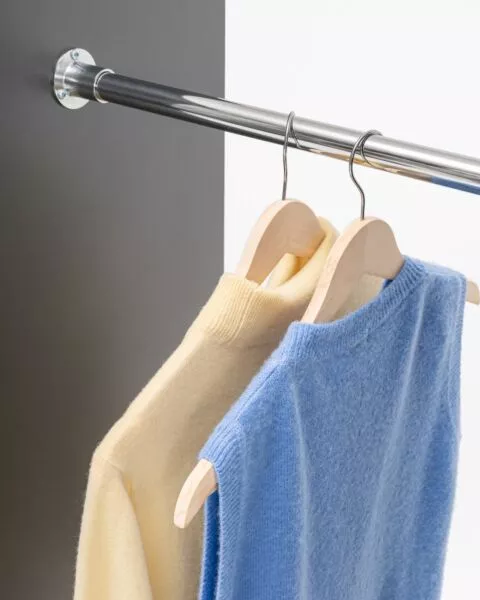 clothes_rack_attached_to_cabinets_dsc05560-editx1_2