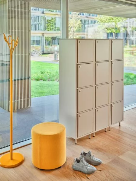 coat_stand_clip_ral0807060_locker_147_beige_seating_pouf_mix_mdd_gr62122_1