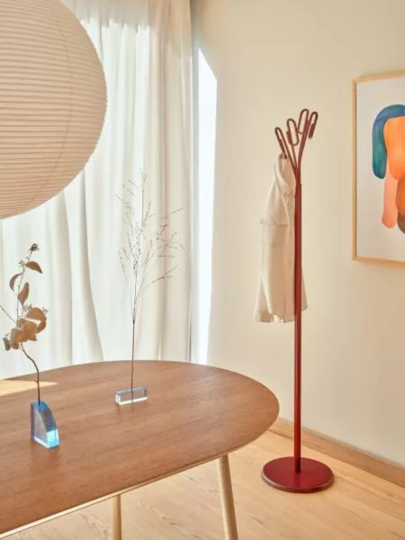 coat_stand_ral3007_table_unit_mdd_191_copper_oak_ral1013_1